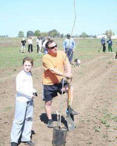 Con la plantaci�n de los primeros �rboles, comenzaron a so�ar el proyecto final del Parque de Malvinas