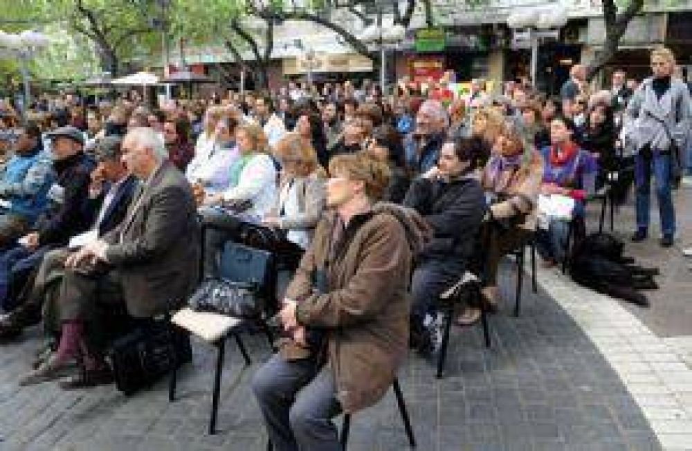 Por el paro, hay 500 cirug�as suspendidas y hospitales vac�os