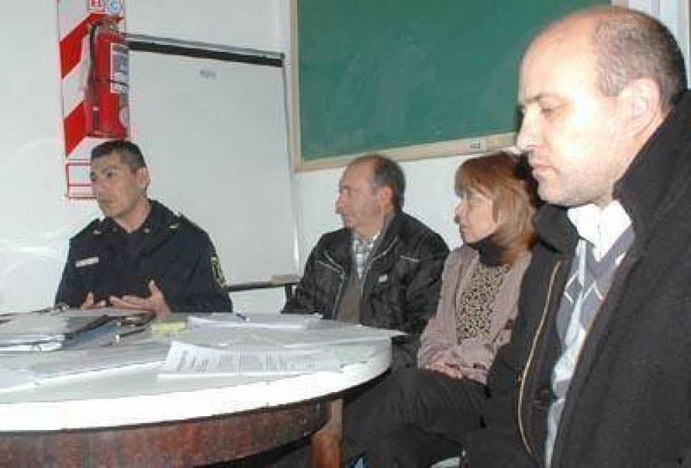 Vecinalistas del Puerto avanzan para implementar c�maras de seguridad
