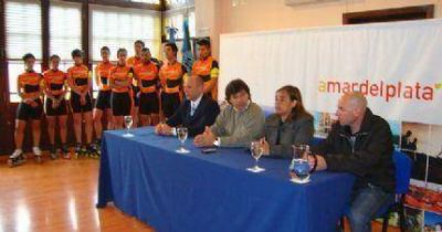 Presentaron en el EMTUR el equipo de pat�n "Amardelplata"