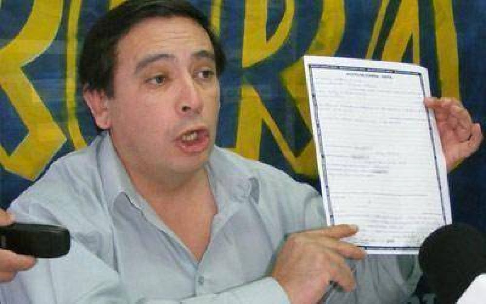 Concejal de Caleta denunci� que lo involucran en estafa de tierras