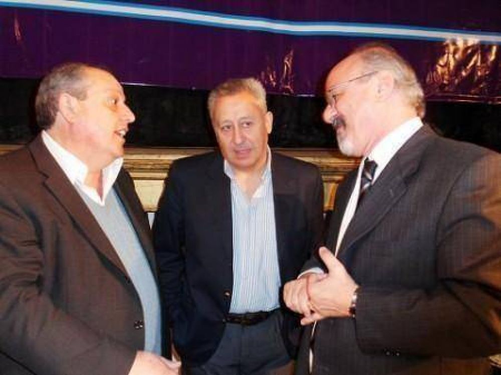 PJ de Luj�n acompa�� al ministro Tomada en foro de Causa Popular