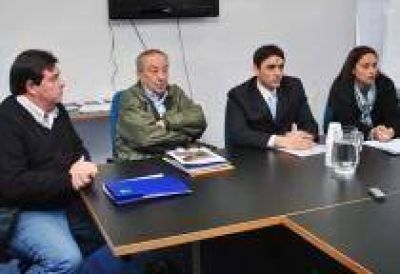 Mejorar� el caudal en Quilmes, Solano y Ezpeleta Conectaron anoche la red troncal de agua de la calle Paso