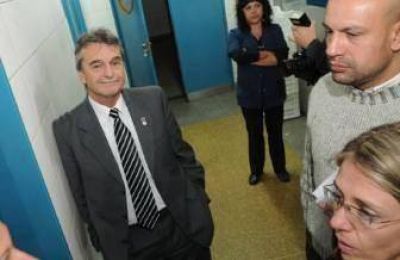 Ampros decidi� resentir la atenci�n de salud por 12 d�as seguidos en octubre