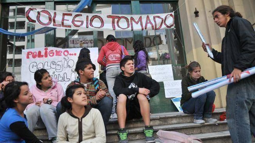 Los estudiantes continuar�n con las tomas y movilizaciones
