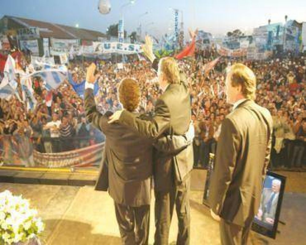 En�rgico apoyo de Kirchner a Urribarri