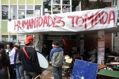 Un grupo de estudiantes no dej� que sesionara la asamblea universitaria