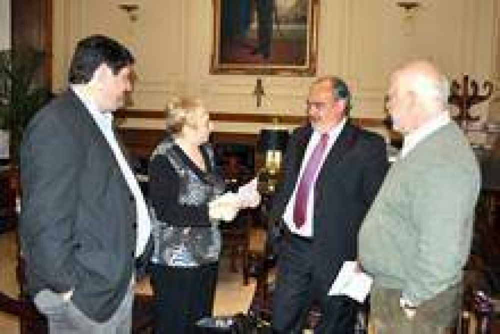 Impulso del Gobierno para reactivar la inversi�n local y sostener el desarrollo