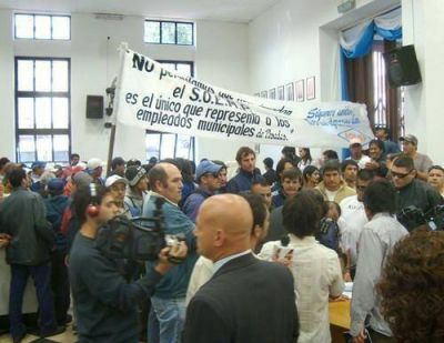 Empleados municipales realizaron un fallido intento de toma del HCD