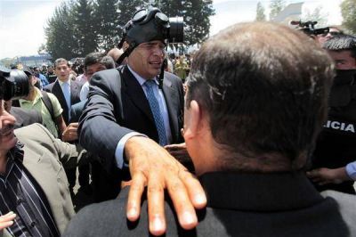 Fracas� una rebeli�n contra Correa
