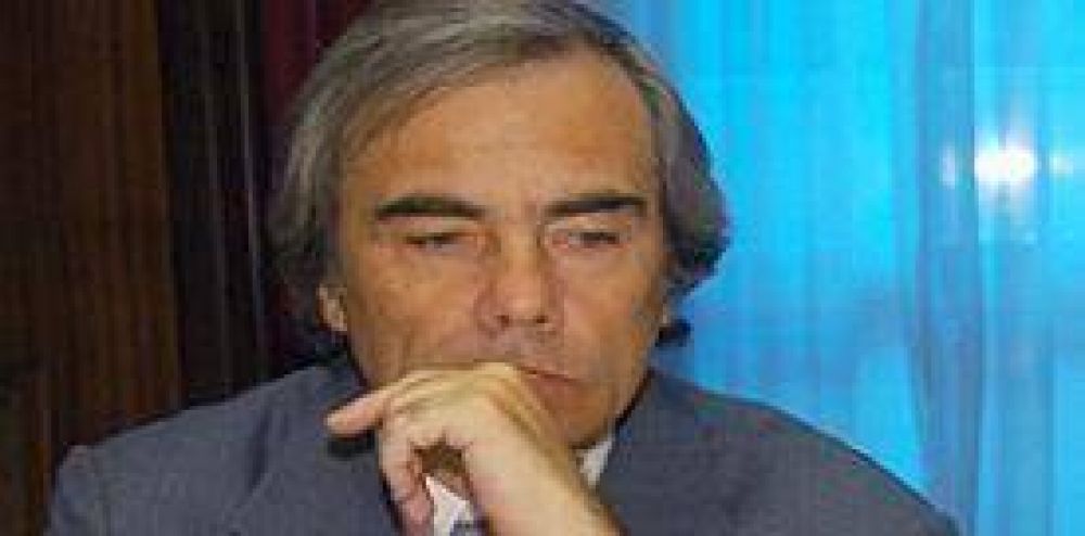 Desde la FAM miran con recelo "avance" de Juan Jos� Alvarez
