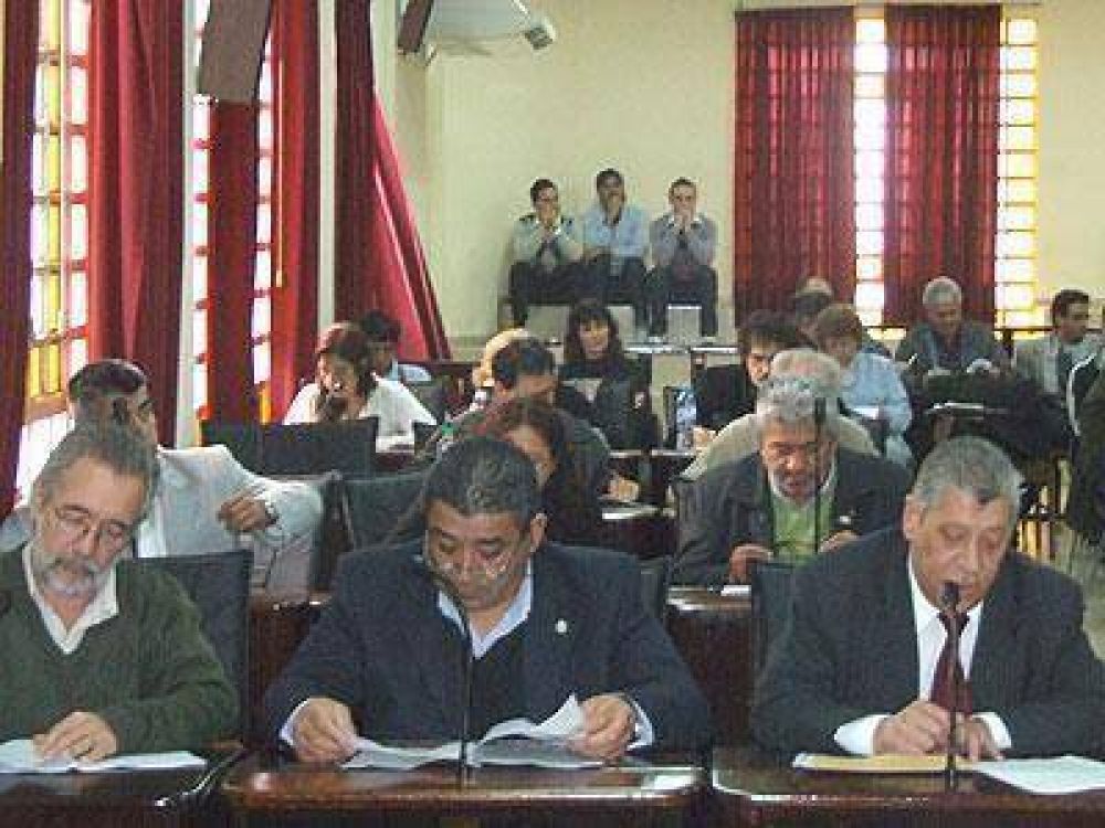 LAN�S: El Ejecutivo deber� informar en diez d�as sobre la contrataci�n de Covelia