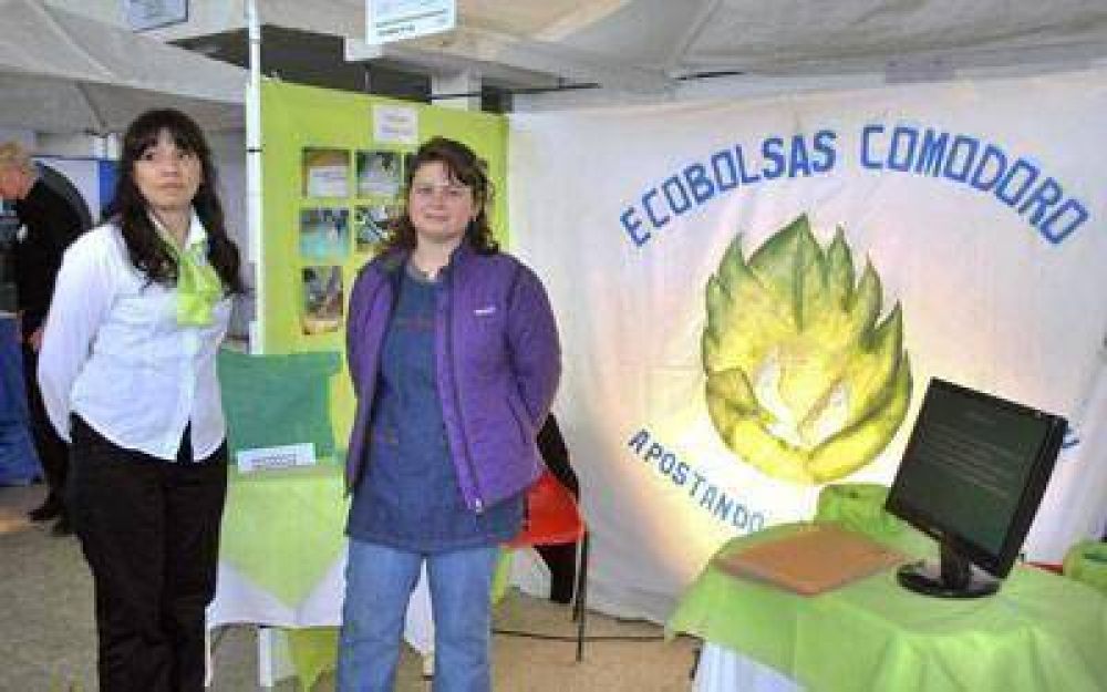 Estudiantes de Comodoro presentaron 70 proyectos de emprendimientos