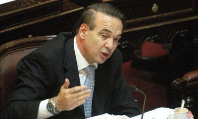 "Cobos intenta volver a instalar el servicio militar obligatorio"