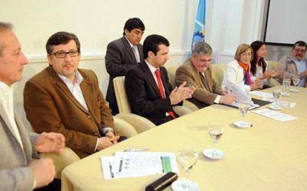 Das Neves firm� contratos para obras