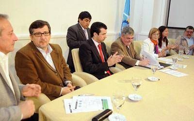 Das Neves firm� contratos para obras