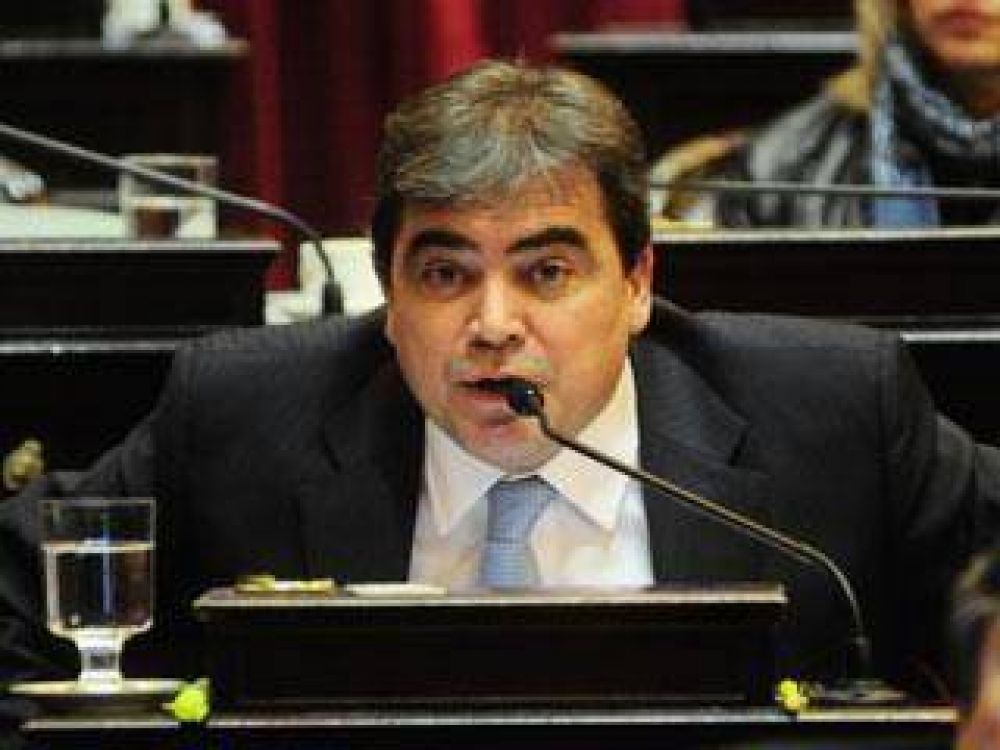 Fern�ndez: �que los jueces se pongan los pantalones largos�