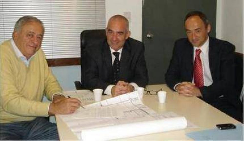 El intendente particip� de la firma de convenio para la instalaci�n de la terminal