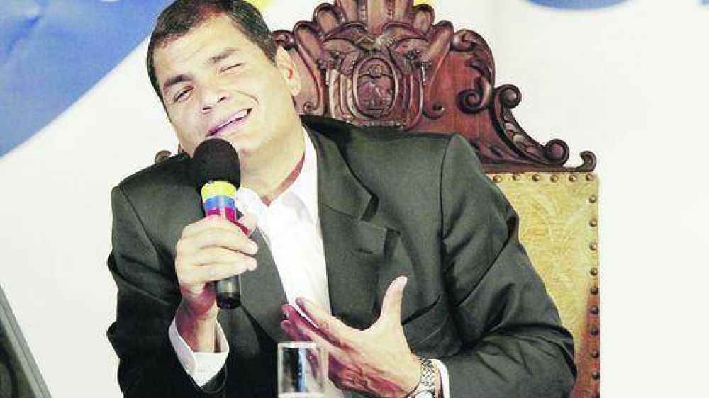 Correa acus� a un ex presidente de tramar el golpe de Estado en su contra