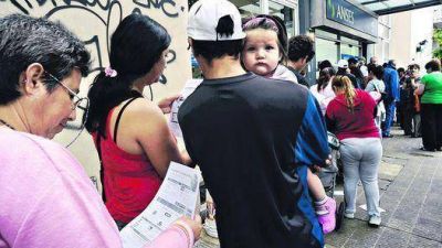 Por la inflaci�n, baj� poco la pobreza con el subsidio por hijo