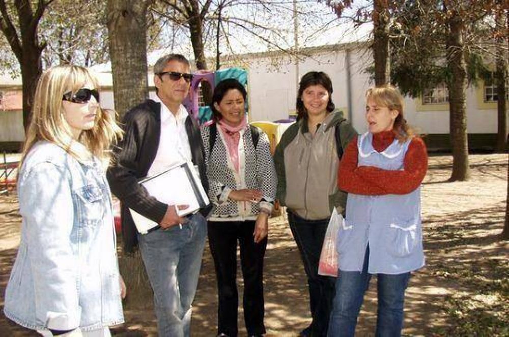 Jard�n 917: Proyecto para la construcci�n de tapial perif�rico La cooperadora del Jard�n 917 invita a las empresas de nuestra ciudad a colaborar con el mismo