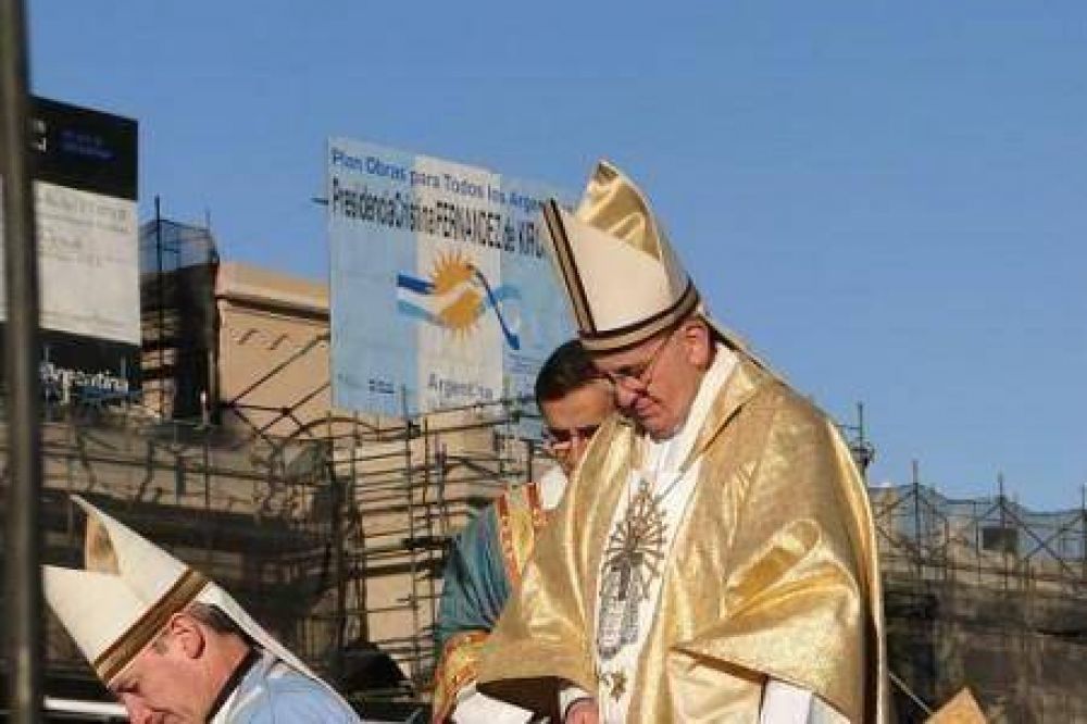 Bergoglio celebr� la misa en Luj�n y pidi� por una patria para todos