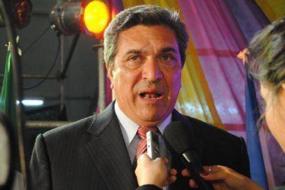 El intendente en di�logo con el medio �Se sigue sumando mucha gente y esto demuestra que Berisso esta creciendo�