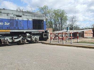 BUDGE | RECLAMO Preocupaci�n por la falta de barreras en un cruce de v�as