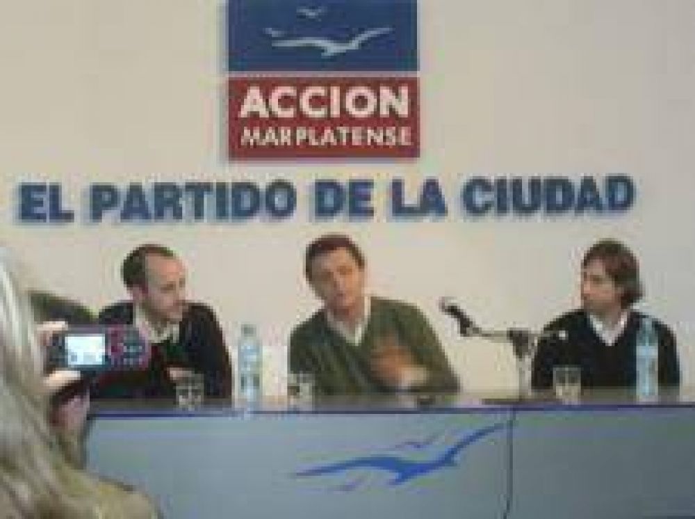 Pulti inaugur� el ciclo de charlas �Biograf�a de Acci�n Marplatense�