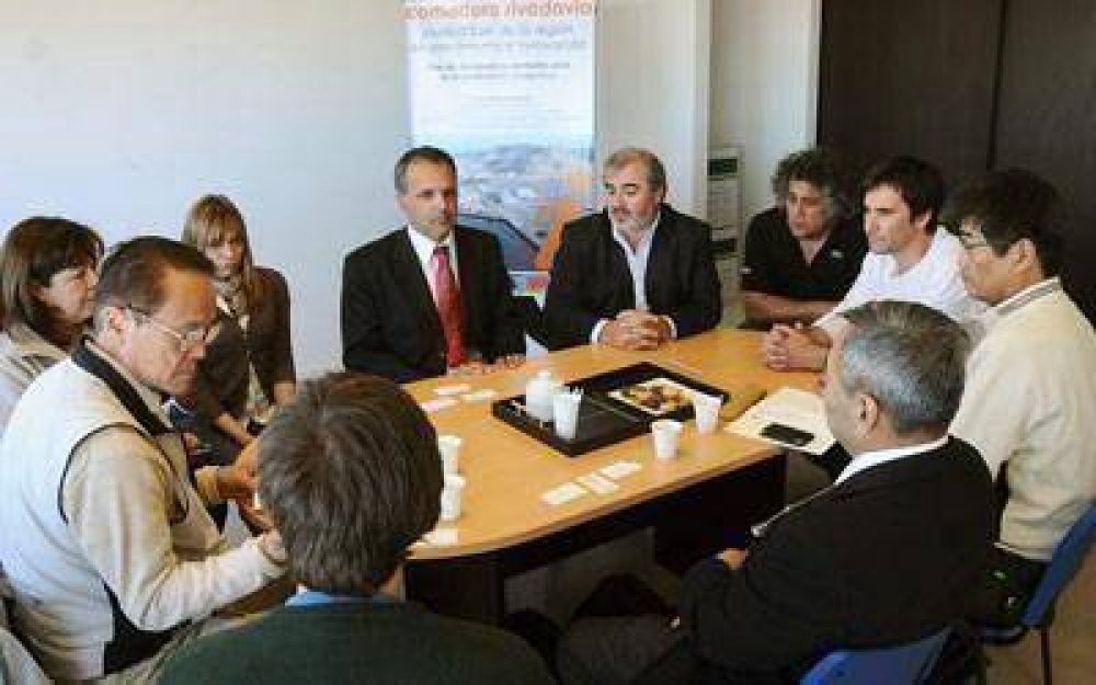Buzzi recibi� a una comitiva de empresarios japoneses