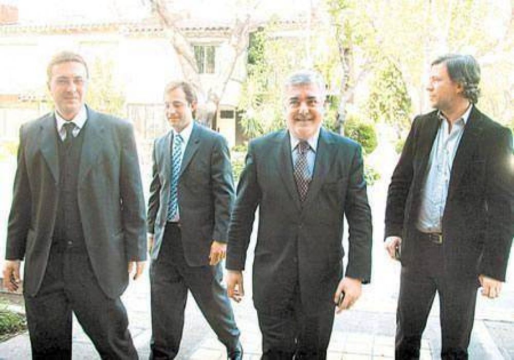 De pu�o y letra: (Por Renato de la Cruz)