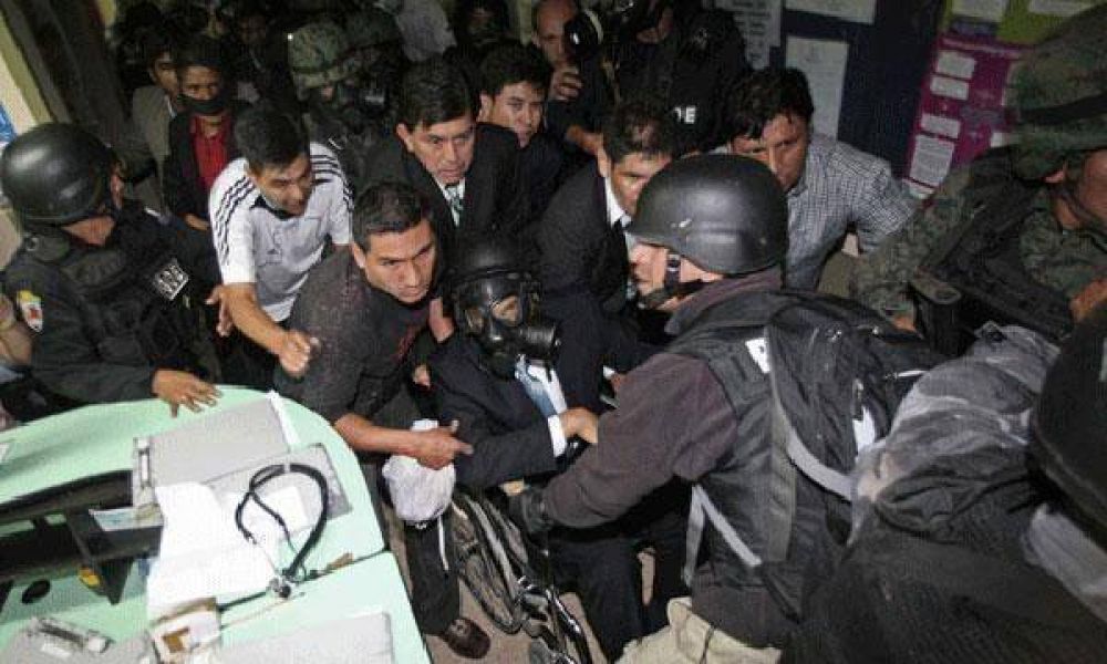 Los m�dicos que atendieron a Correa negaron un secuestro