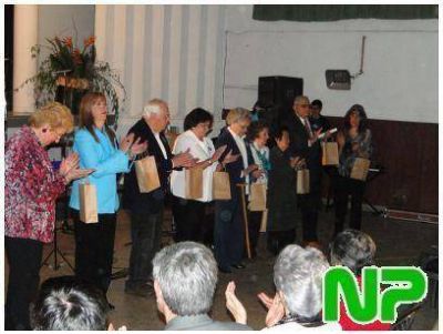 Cultura: EL CORO POLIF�NICO DE JOSE C. PAZ CELEBR� SUS 40 A�OS