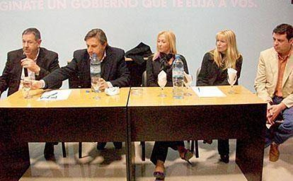 �Uni�n celeste y blanco�, el PRO y el Peronismo Federal avanzan hacia la unidad en Avellaneda