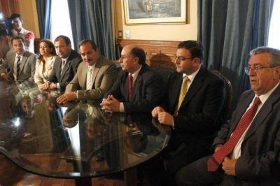 Inter�s de gobernadores paraguayos en la tecnolog�a azucarera