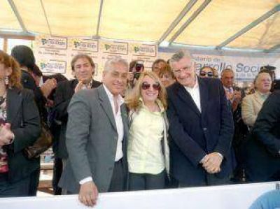 Hist�rica visita de la Ministra de Desarrollo Social a 25 de Mayo 