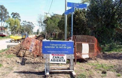 Ampliaci�n de la red de gas en Virgen de Luj�n
