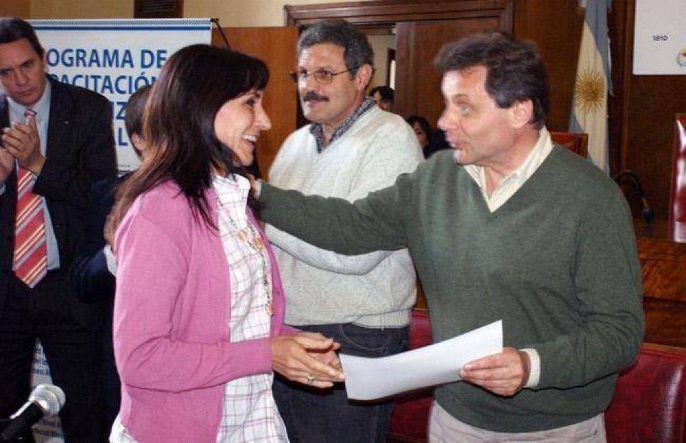 Entregaron certificados del Programa de Jerarquizaci�n y Capacitaci�n Municipal