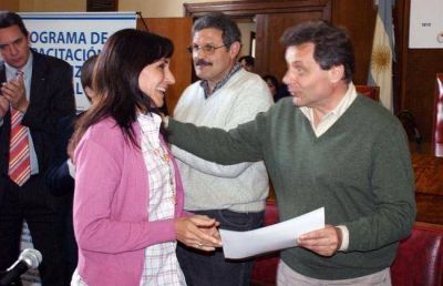 Entregaron certificados del Programa de Jerarquizaci�n y Capacitaci�n Municipal