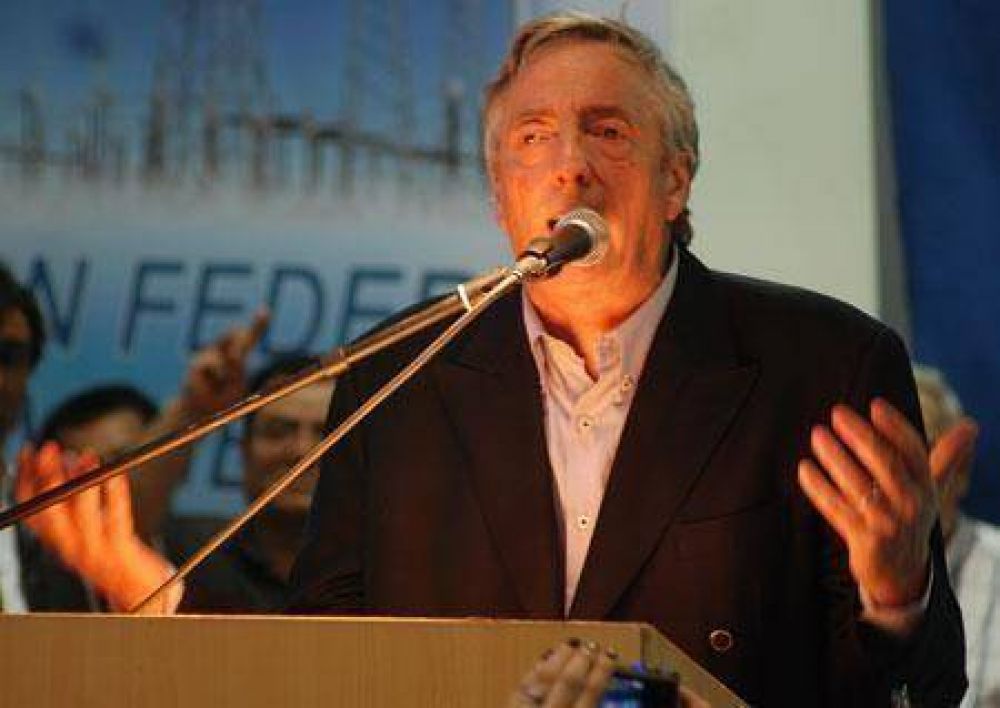 KIRCHNER VISITA LANUS