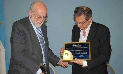Olavarr�a recibi� el premio �H�roes del coraz�n 2010�