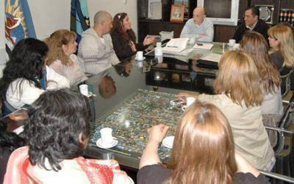 Cotillo prometi� espacio propio a la Escuela Municipal de Pat�n
