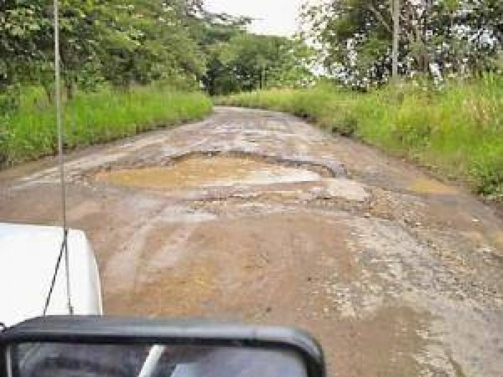 Piden arreglo de una calle