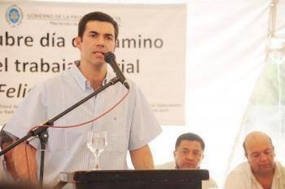 Urtubey comparti� la celebraci�n del D�a del Camino junto a cientos de trabajadores viales