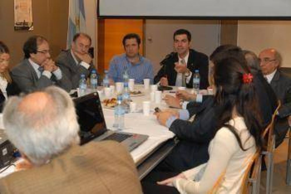�Hay que combatir la pobreza y crear un Fondo de Convergencia para cubrir las necesidades b�sicas insatisfechas� 