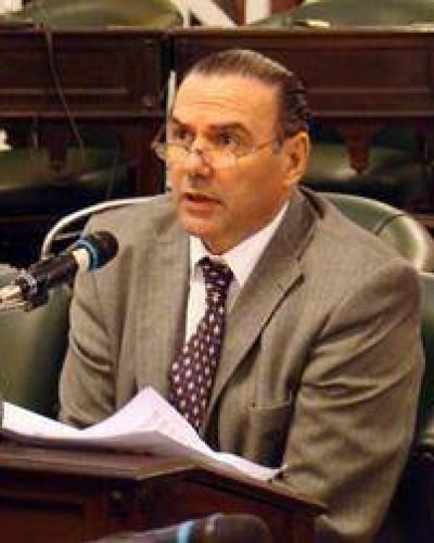 La interna radical sigue al rojo vivo: Noel Breard "atendi�" al Gobernador