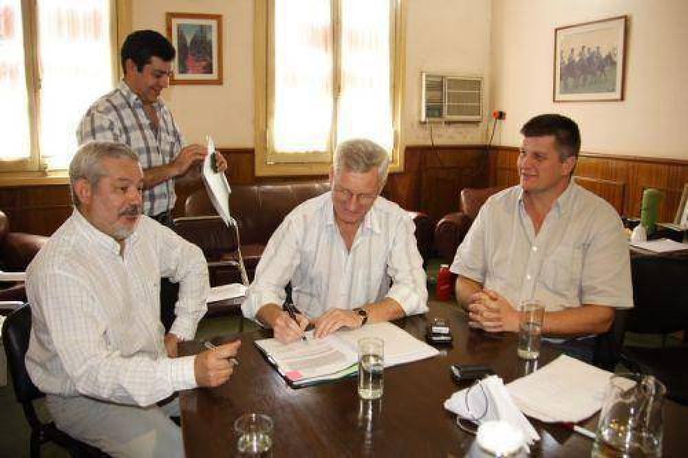 El ProSAP financiar� proyectos del cluster forestal y formar� el cluster pisc�cola del NEA