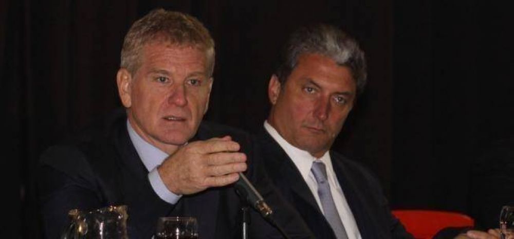 De Narv�ez en crisis, corri� a "Pepe" Scioli del armado bonaerense