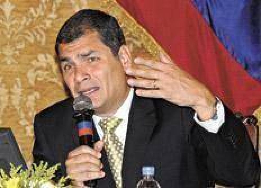 Correa anunci� una depuraci�n en la polic�a