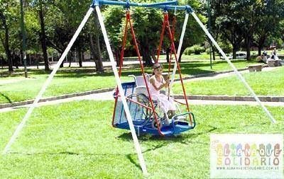 Promocionan almanaque solidario para crear una plaza integradora